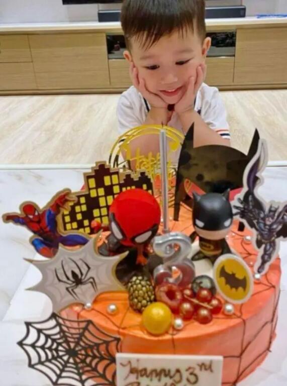 胡杏儿隔空为大儿子庆生|【吃瓜围观】胡杏儿隔空为大儿子庆生，为什么隔空庆生