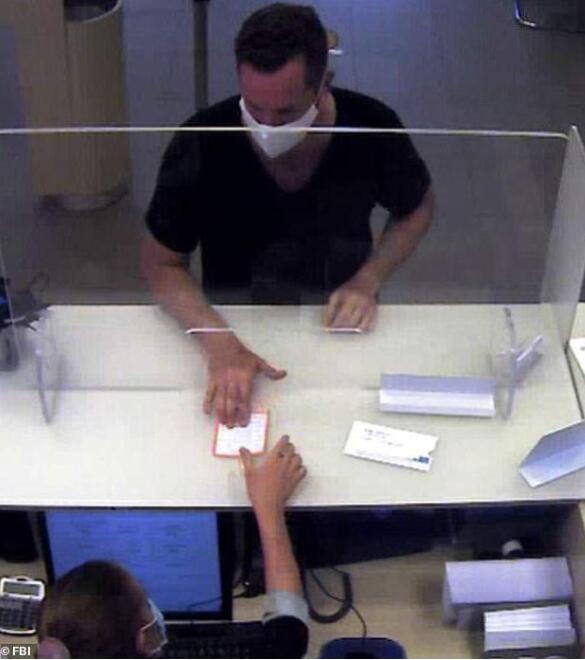 知法犯法罪加一等！美国41岁律师三周内连抢5家银行