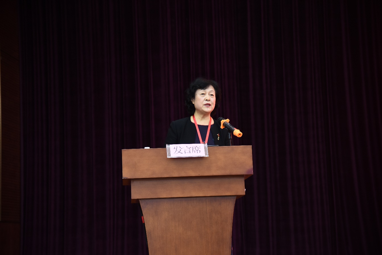 名誉主任委员许玉华教授致辞成立大会之后,进入医院标准化建设学术
