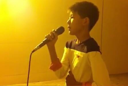 王源重回地下通道唱《旋木》|【回忆杀】王源重回地下通道唱《旋木》，一晃8年过去了