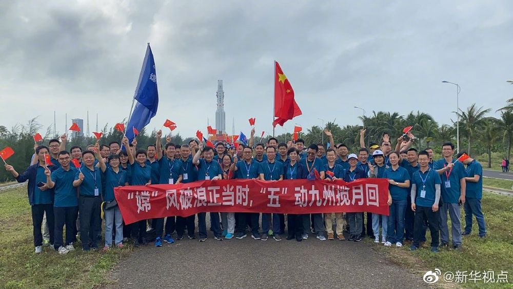 “长五”送“嫦五”，出征!
