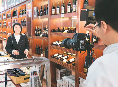 入乡随俗开直播,各显其能扩销路 海外品牌“一键”触达中国市场