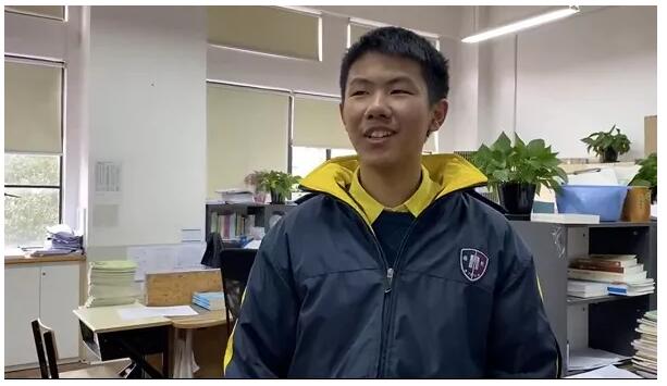 这个05后少年，刷屏了！