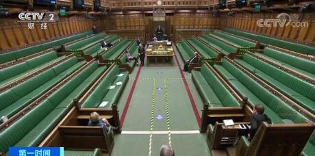 英国新增病例再创新高 政府宣布取消中高考