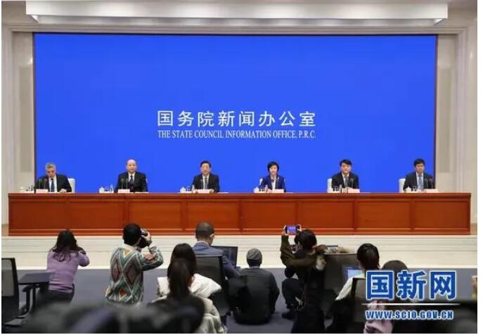 新冠疫苗全民免费接种，全部费用政府出！