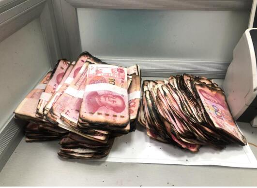 农行济南银河支行兑换火烧币情暖客户心