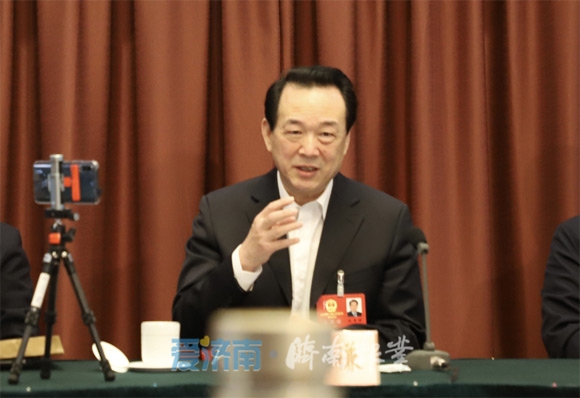 殷鲁谦在济南团审议省政府工作报告时表示：奋力实现“四个新突破” 全力做好强省会战略文章