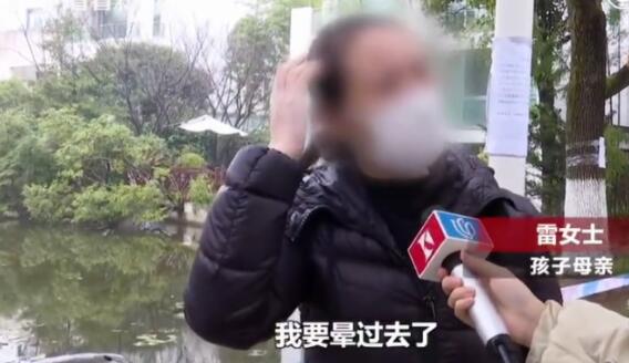 男孩溺亡母亲救子险被电晕 母亲称跳水救子时发现水中漏电