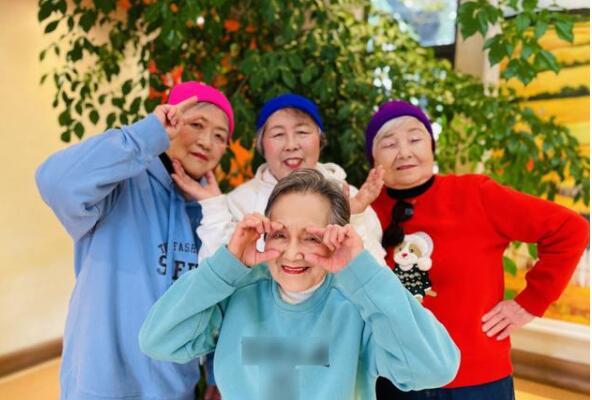乘风破浪奶奶团平均年龄90岁 以“彩虹奶奶团”为团名