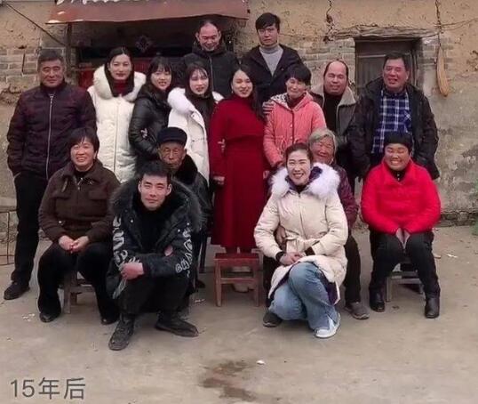 满满回忆杀!兄弟姐妹7人还原老照片场景上热搜【组图】