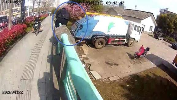 20岁女孩不堪养活三弟妹压力轻生后续:妇联已介入