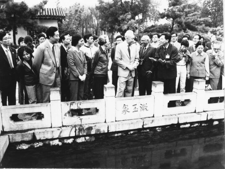 1956年，新中国首届造园专业大学生来到趵突泉