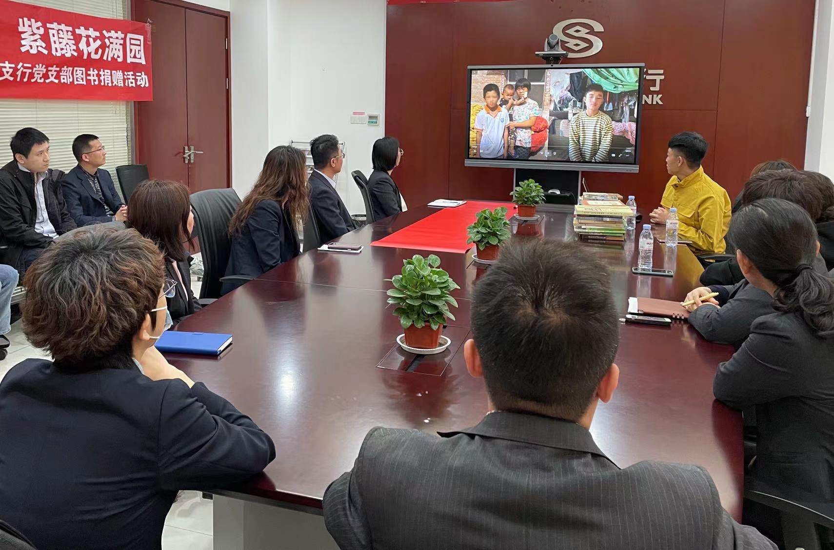 �������м��Ͼ�ʮ·֧�е�֧����չͼ������