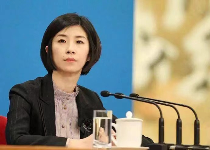 济南姑娘张璐履新外交部翻译司副司长 11次亮相总理记者会,被称为"