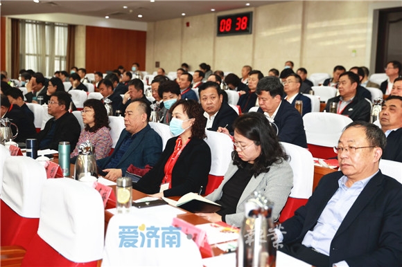 市委理论学习中心组举办专题读书班 孙立成孙述涛边祥慧参加结业式