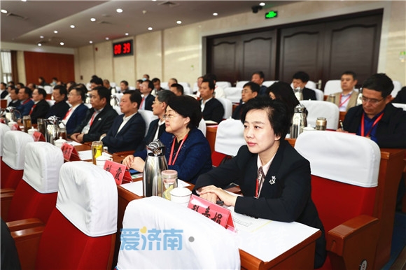 市委理论学习中心组举办专题读书班 孙立成孙述涛边祥慧参加结业式