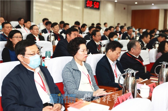 市委理论学习中心组举办专题读书班 孙立成孙述涛边祥慧参加结业式