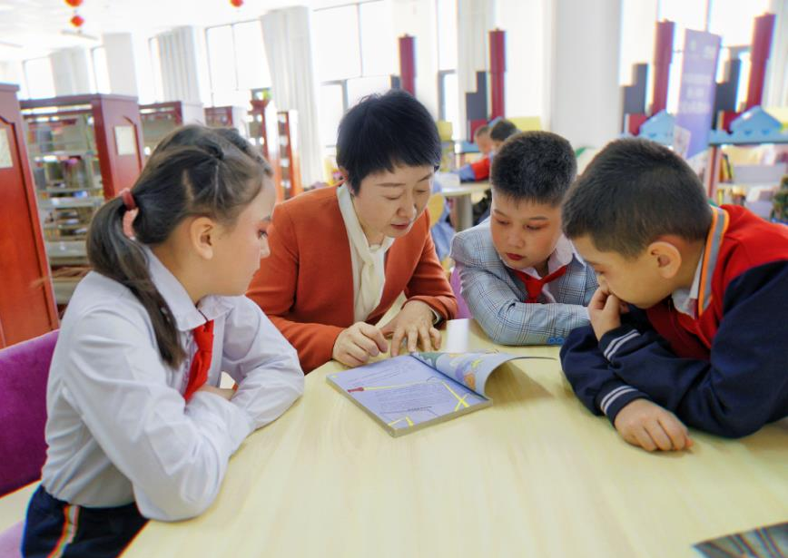 世界读书日 华硕第1090座科普图书室携手北京文化发展基金会落户新疆和田