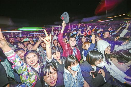 济南迷笛音乐节“嗨爆”全网，超六成乐迷来自省外 乐迷说意犹未尽，迷笛说“还想再来”