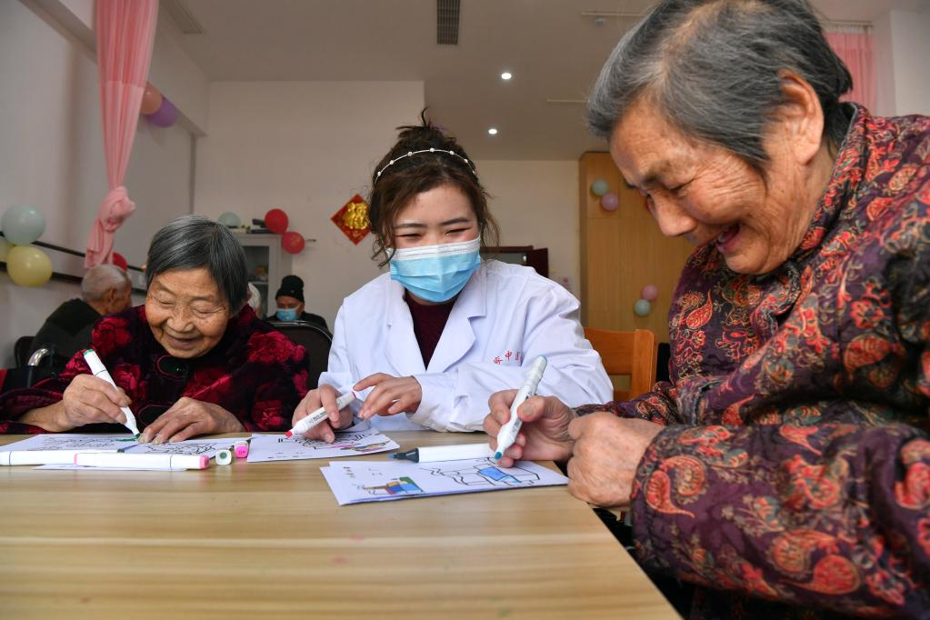 新华全媒+｜如何应对加速的老龄化？