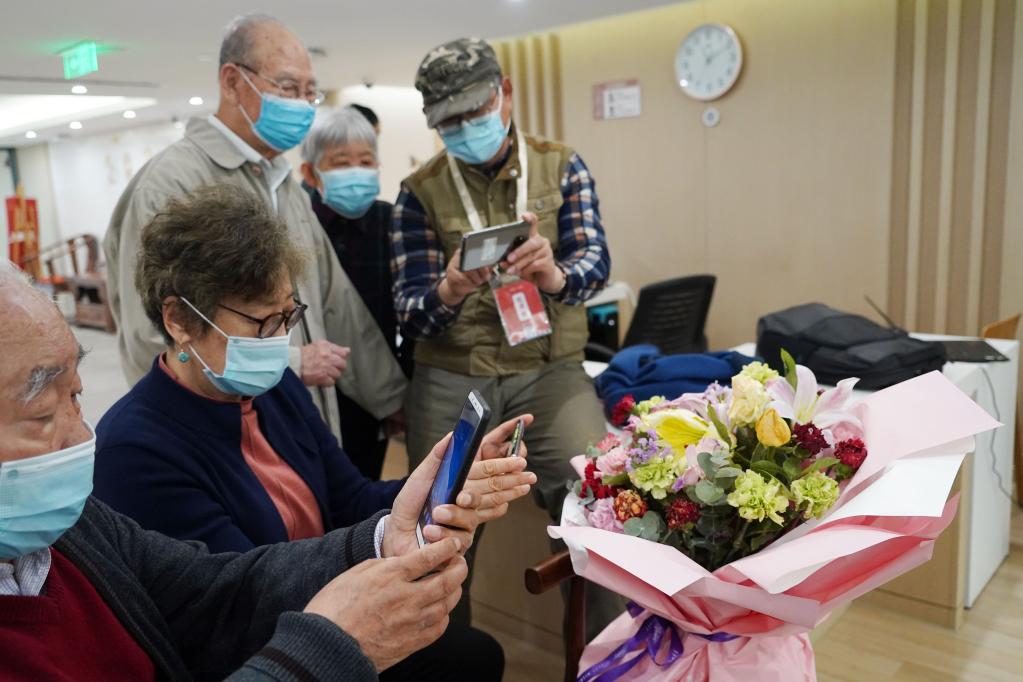 新华全媒+｜如何应对加速的老龄化？