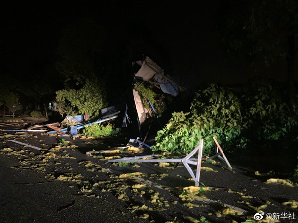 龙卷风来袭 武汉蔡甸部分工棚倒塌 41人送医