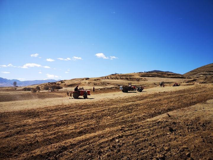 沿着高速看中国
