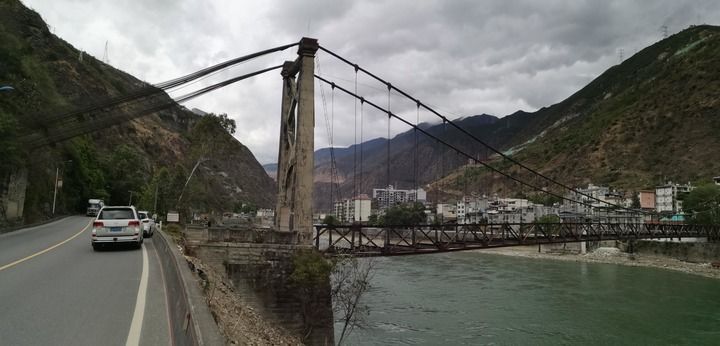 沿着高速看中国