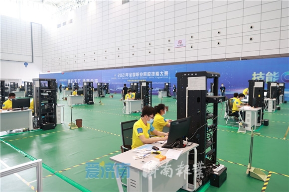 2021年职业教育活动周全国启动仪式暨全国职业院校技能大赛在济开幕 李干杰孙尧出席并致辞