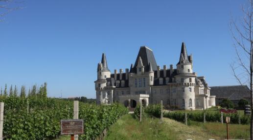 威海乳山的“波尔多醇香” 台依湖国际酒庄小镇的中西合璧