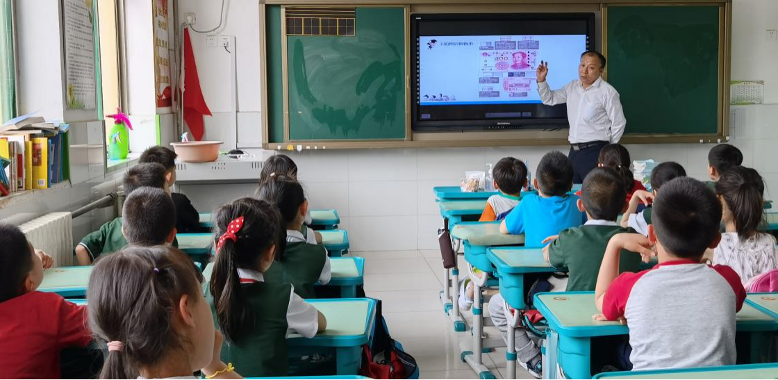 普及金融知识进校园，保护学生成长安全——中国民生银行济南分行持续开展宣传月系列活动