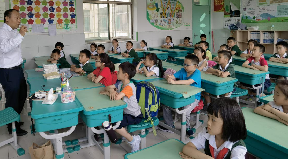 普及金融知识进校园，保护学生成长安全——中国民生银行济南分行持续开展宣传月系列活动
