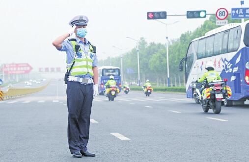 47名济南战役烈士从西徐马烈士陵园迁往英雄山革命烈士陵园 英灵“归队”,长眠英雄山