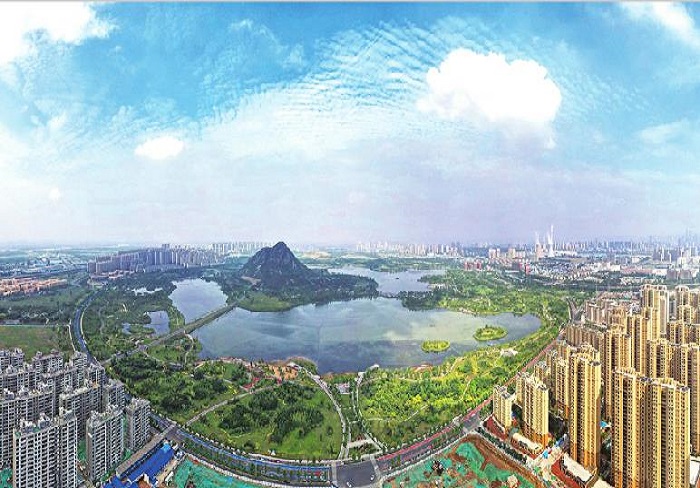 美不胜收华山湖 湖光城影相映衬