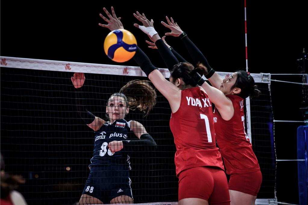 中国女排击败波兰获六连胜