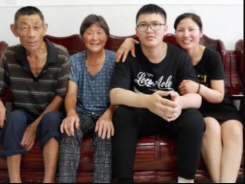 安徽截肢少年考出684分或被清华录取！比你经历更多苦难的人也比你更努力