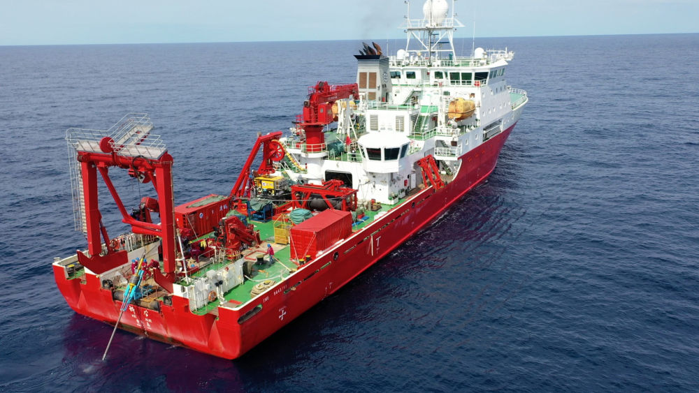 “科学”号科考船圆满完成“在海底做实验”任务