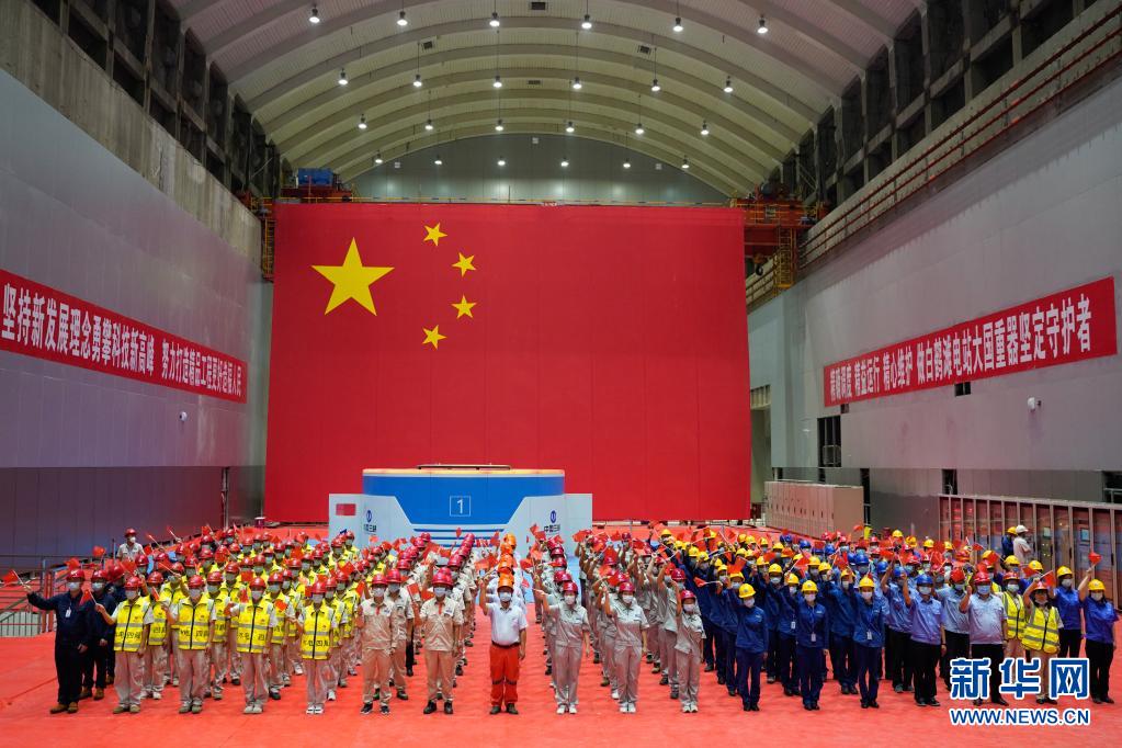 新华全媒+丨水拍云崖展翅起 “白鹤”飞舞金沙间——解码“西电东送”国家重大工程白鹤滩水电站