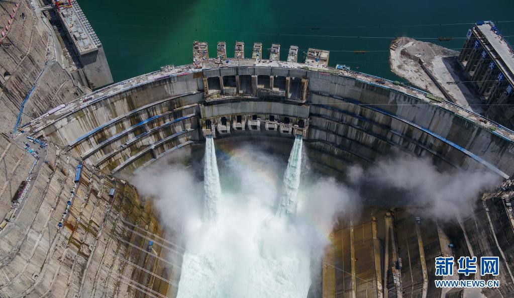 新华全媒+丨水拍云崖展翅起 “白鹤”飞舞金沙间——解码“西电东送”国家重大工程白鹤滩水电站