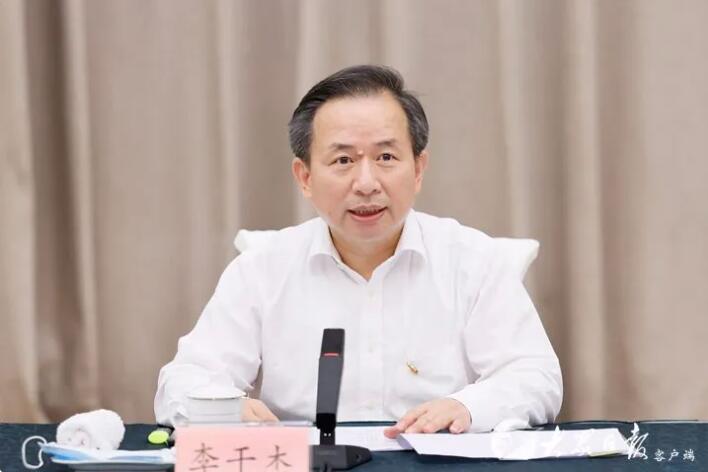 山东省领导热情迎接我省进京参加"七一"庆祝活动的各界代表