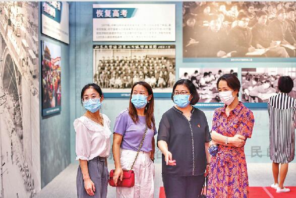 【百年风华 初心如炬】100年里，她们走出家庭，投身中国革命、建设和改革 从主题展览中，感受女性的力量