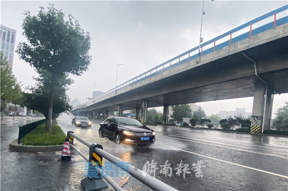 济南启动防汛Ⅲ级应急响应 解除暴雨红色预警信号