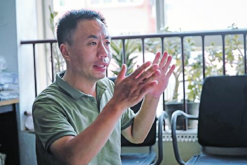 回家1年多申聪考上了三二连读高职 申军良接受本报记者采访时表示：悉心陪伴是让这个被拐15年的孩子能融入家庭的“秘诀”