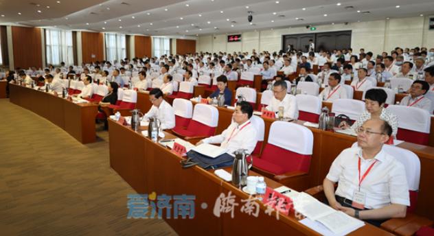 市委理论学习中心组专题读书班开班 深入学习贯彻习近平总书记“七一”重要讲话精神 为建设新时代现代化强省会汇聚强大力量 孙立成讲话孙述涛主持 殷鲁谦雷杰边祥慧出席