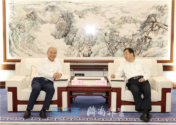 章丘区政府与中铁发展投资有限公司签署战略合作框架协议 孙立成会见客人并见证签约