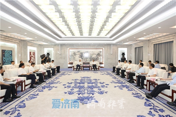 章丘区政府与中铁发展投资有限公司签署战略合作框架协议 孙立成会见客人并见证签约