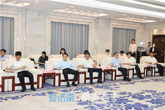 章丘区政府与中铁发展投资有限公司签署战略合作框架协议 孙立成会见客人并见证签约