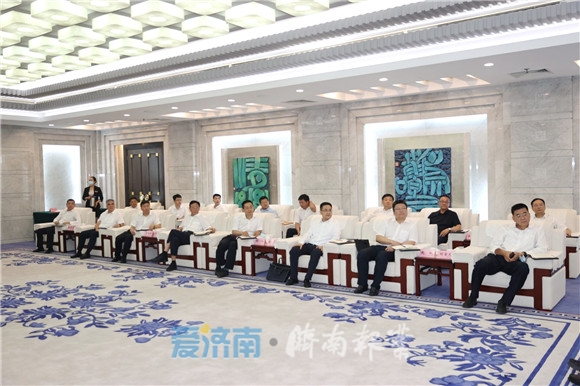 章丘区政府与中铁发展投资有限公司签署战略合作框架协议 孙立成会见客人并见证签约