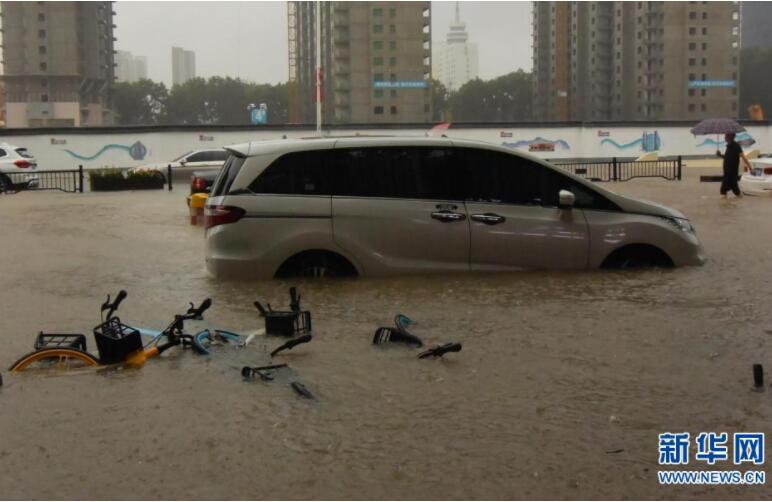 郑州特大暴雨千年一遇 遭遇历史极值,交通中断部分地区停水停电