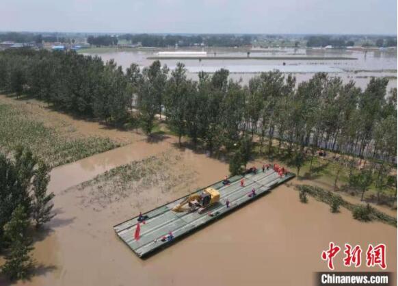 直击河南浚县决口抢险：各方力量汇集 封堵连夜推进